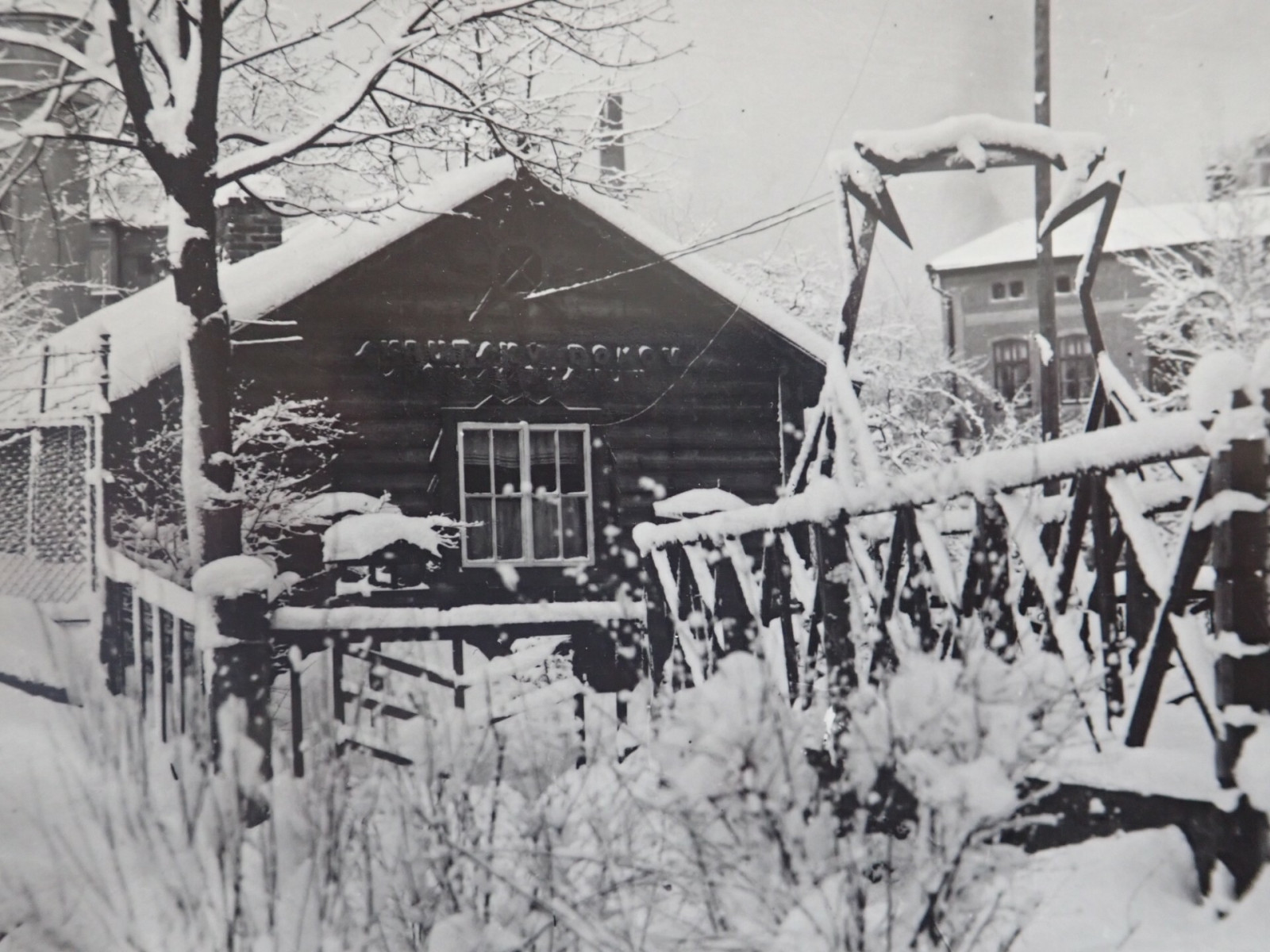 Prvn stediskov klubovna na pozemku pan Mslov byla vybudovna v roce 1926 a slouila a do roku 1933, kdy byla vybudovna klubovna nov.